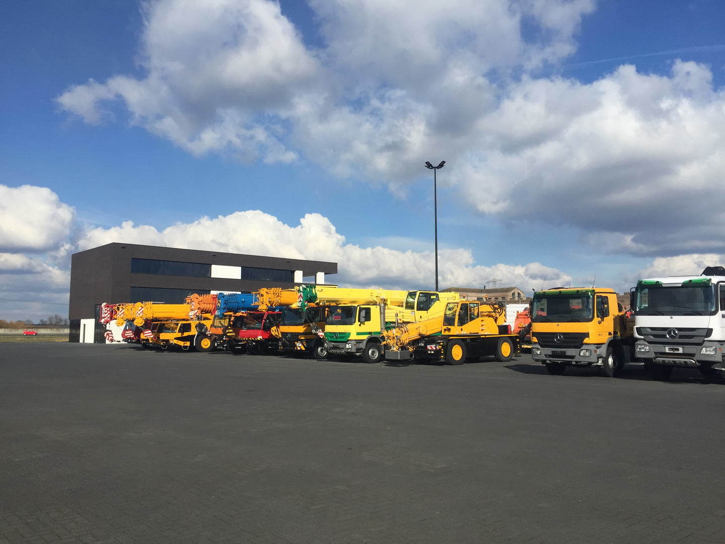 Geurts Trucks B.V. - Tracteurs routiers MERCEDES-BENZ - 8x6, air conditionné undefined: photos 5