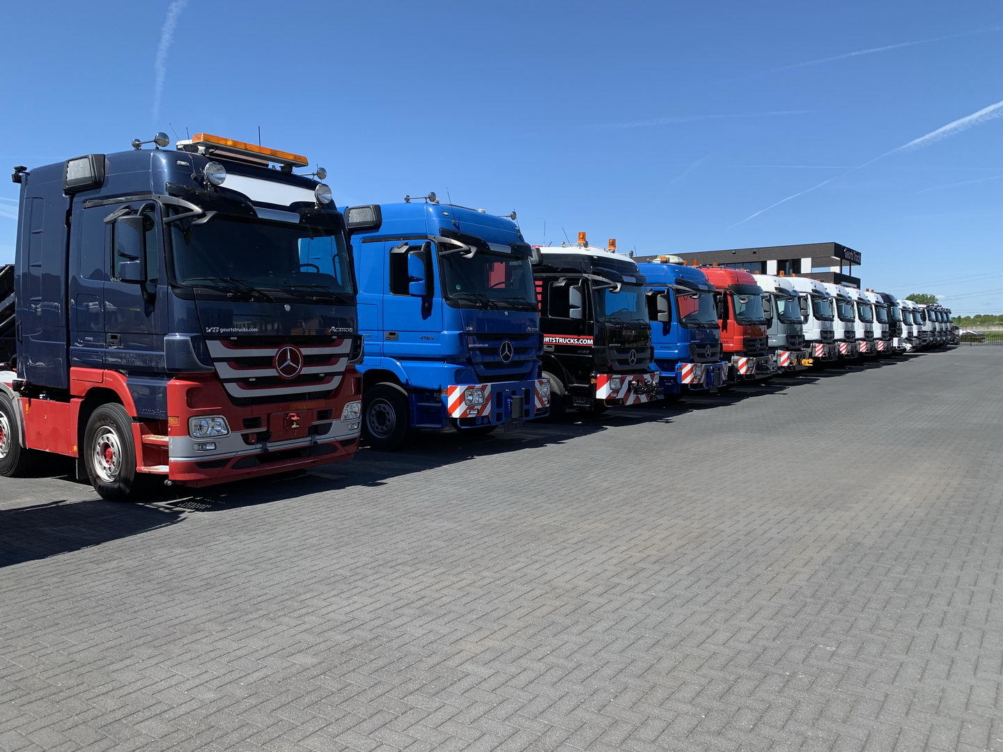 Geurts Trucks B.V. - Tracteurs routiers MERCEDES-BENZ - 8x6, air conditionné undefined: photos 12