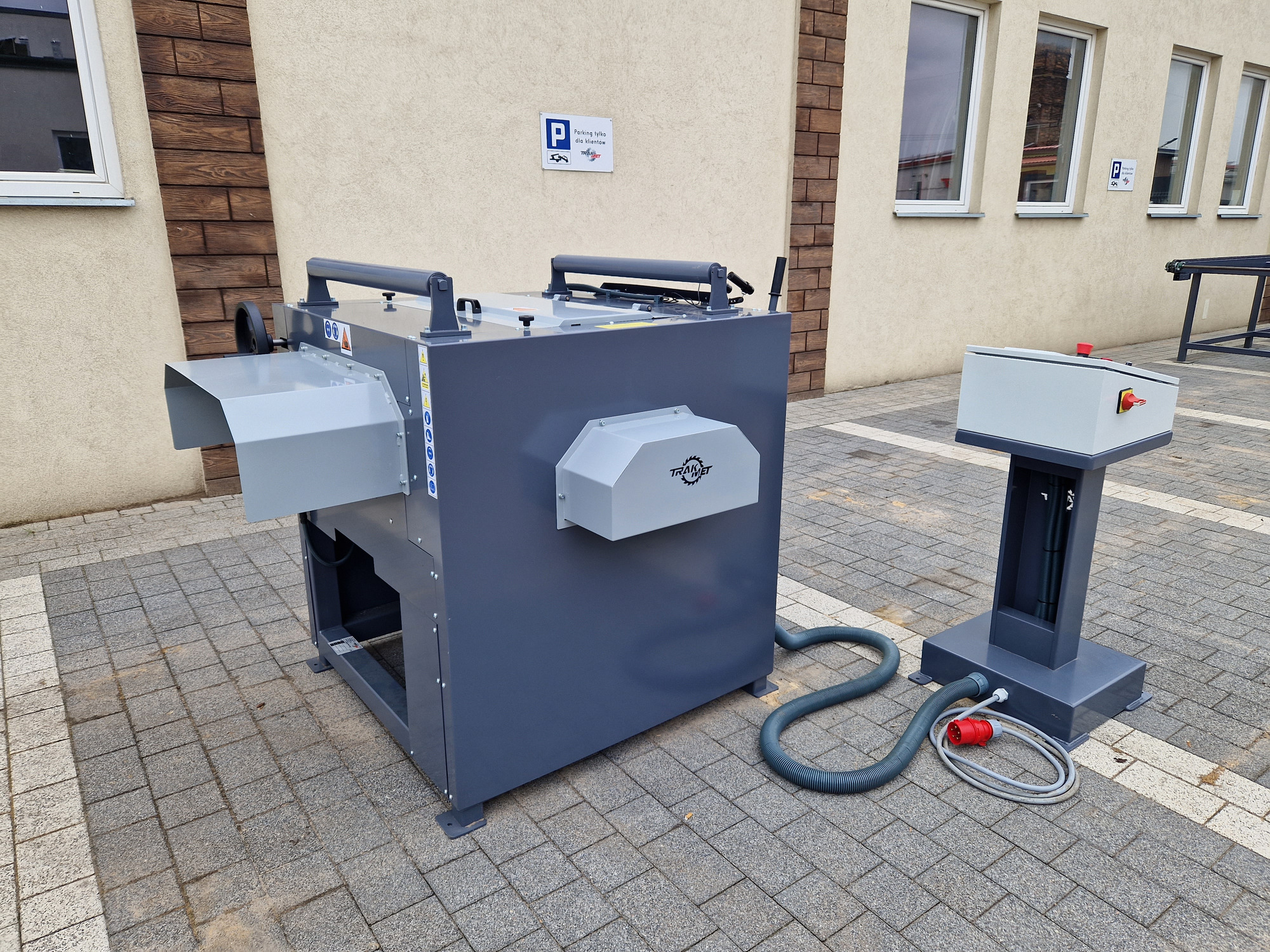 TRAK-MET undefined: photos 81