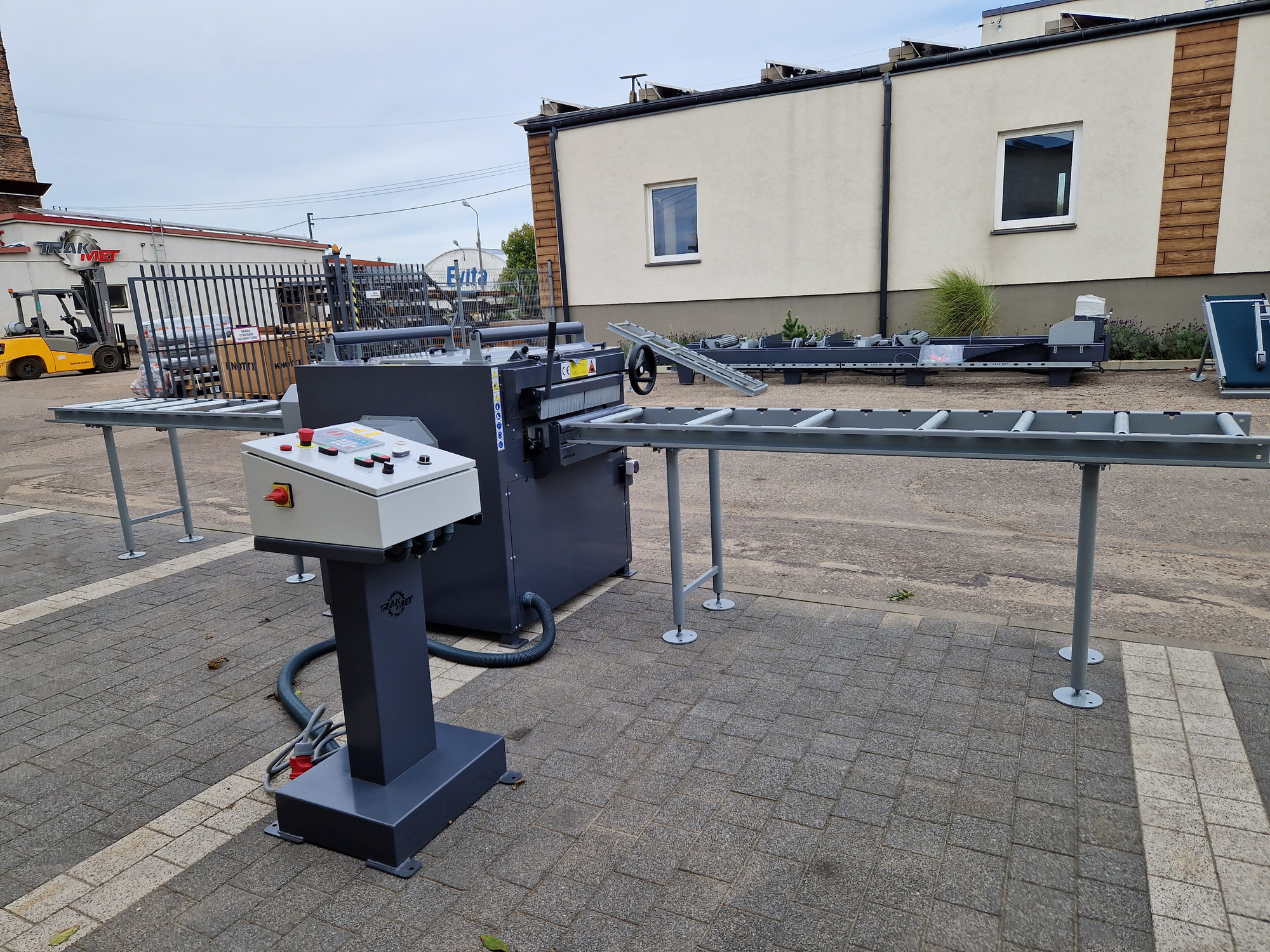 TRAK-MET undefined: photos 89