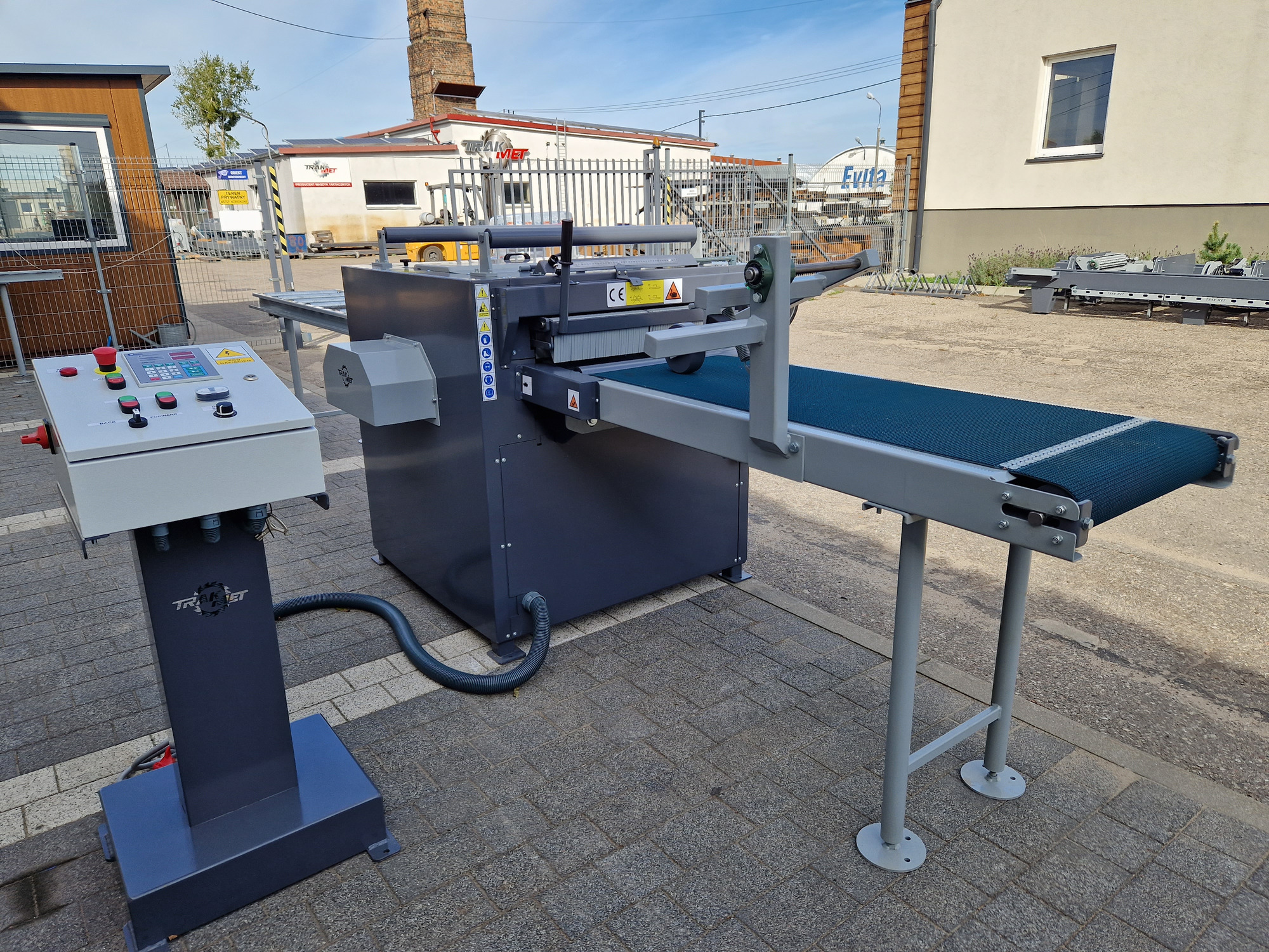 TRAK-MET undefined: photos 83