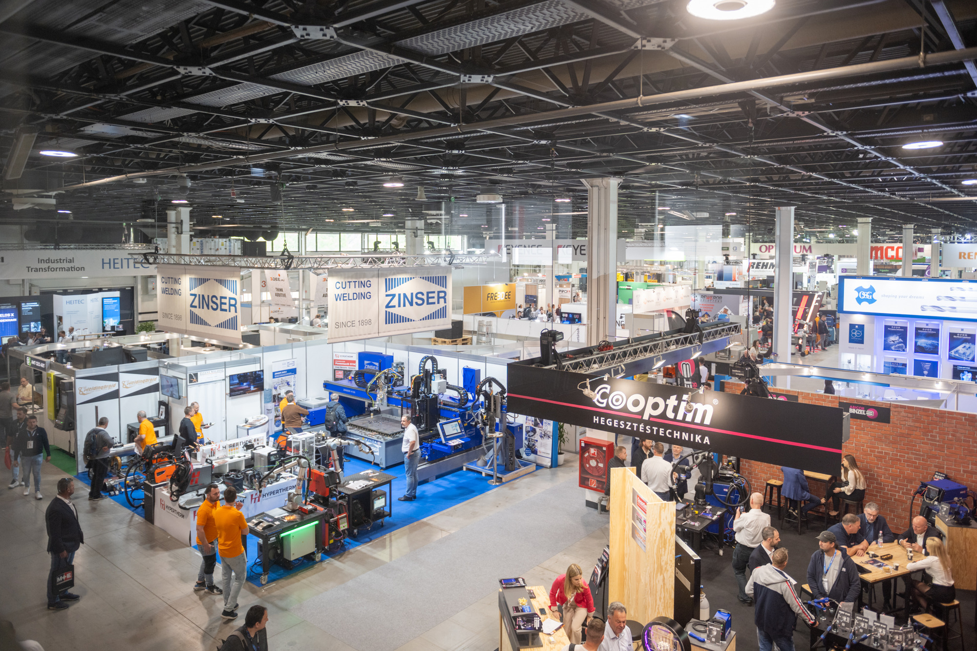 Automotive Hungary undefined: photos 6