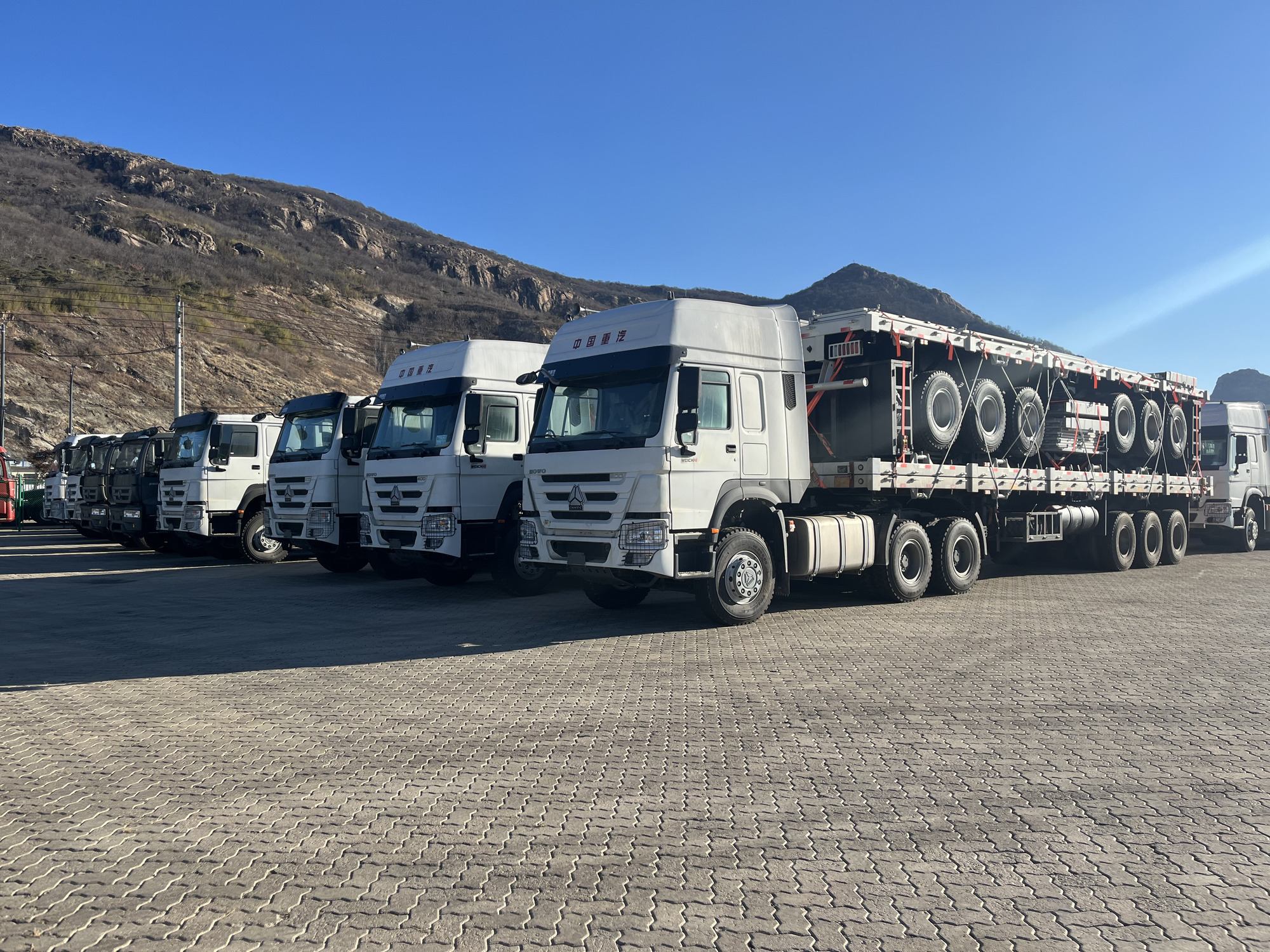 Qingdao Higher Weight Trade Co. LTD - Camions SINOTRUK - 6x4 undefined: photos 4