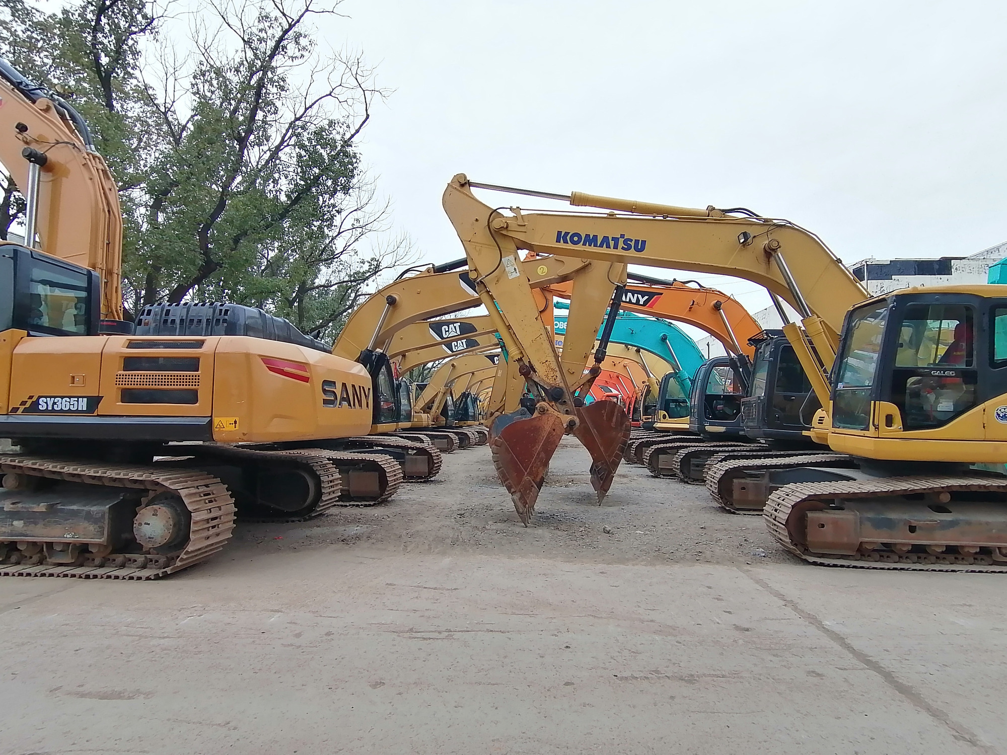 Qingdao Higher Weight Trade Co. LTD - Camions SINOTRUK - 6x4 undefined: photos 6