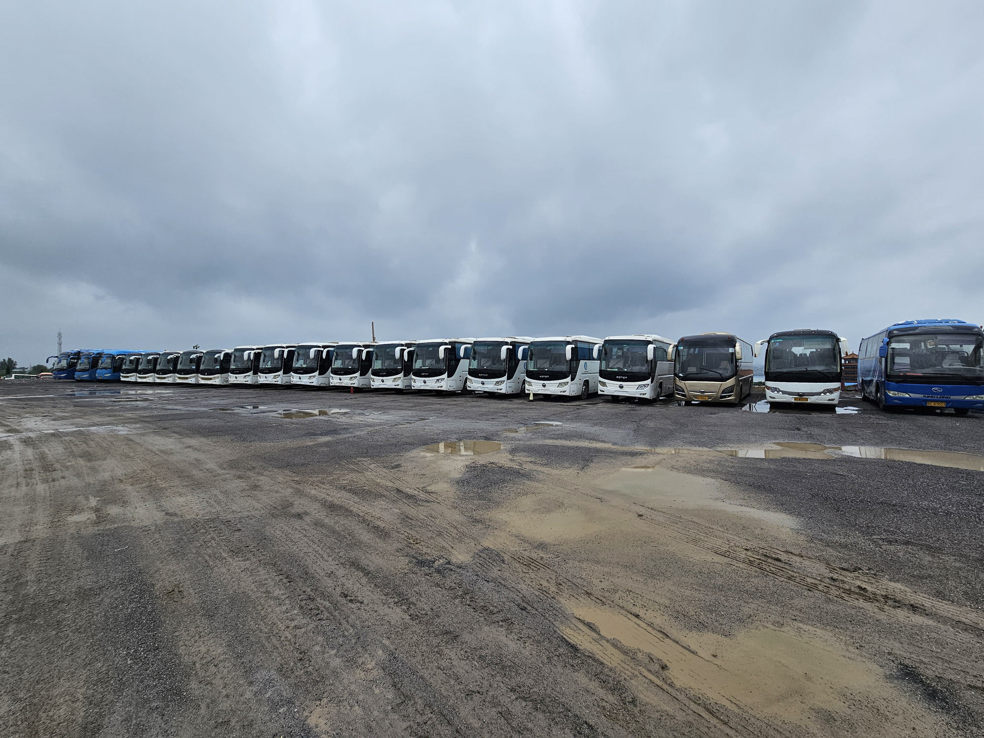 Qingdao Higher Weight Trade Co. LTD - Camions SINOTRUK - 6x4 undefined: photos 5