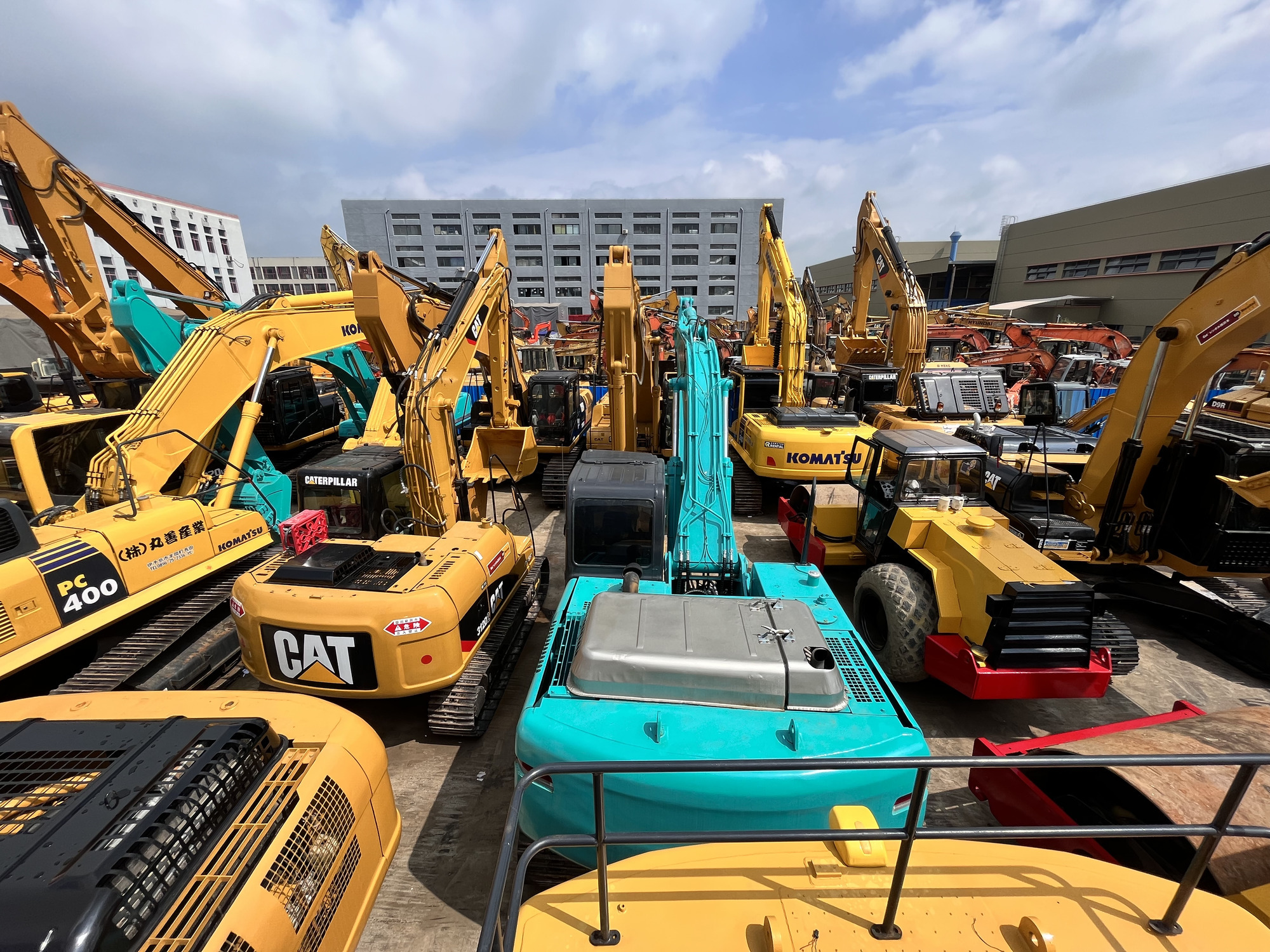 Qingdao Higher Weight Trade Co. LTD - Camions SINOTRUK - 6x4 undefined: photos 3