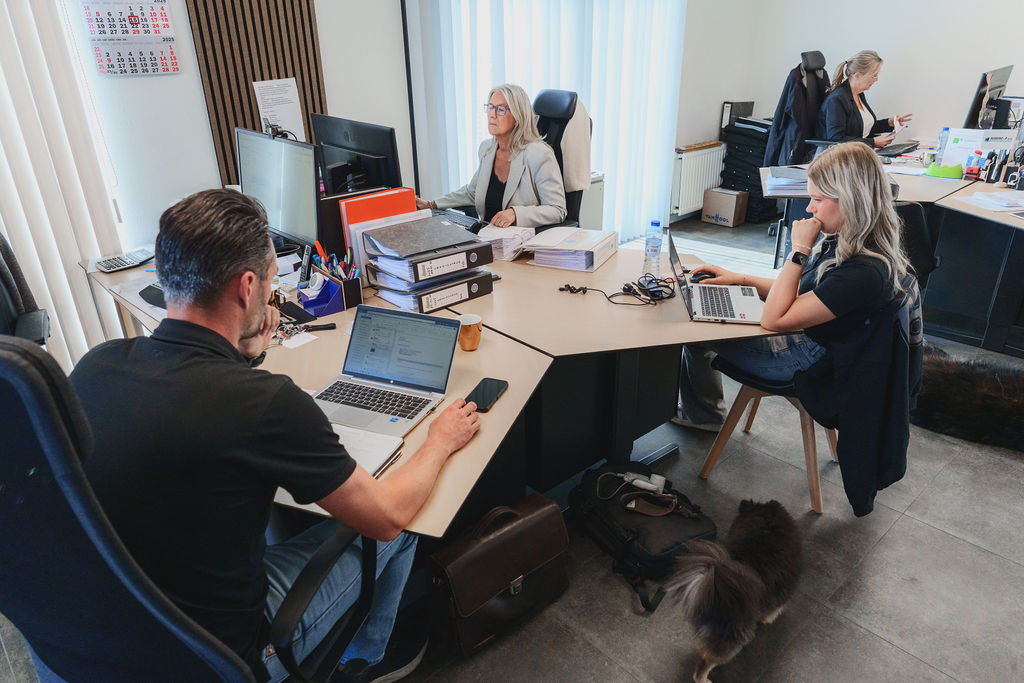 ANTON BALS BUS & COACH B.V. - Annonce de vente undefined: photos 4