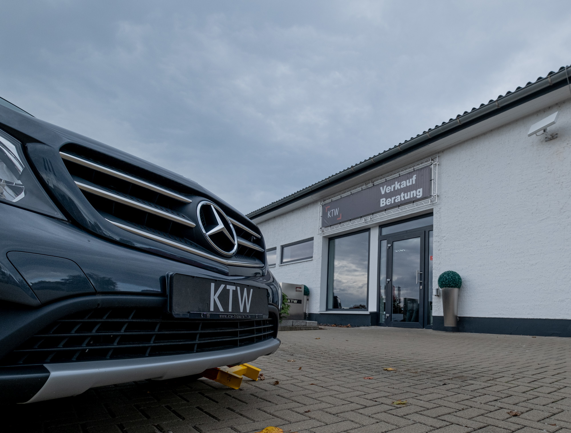 KTW Autohaus GmbH - Véhicules utilitaires MERCEDES-BENZ - Année: 2017 undefined: photos 9