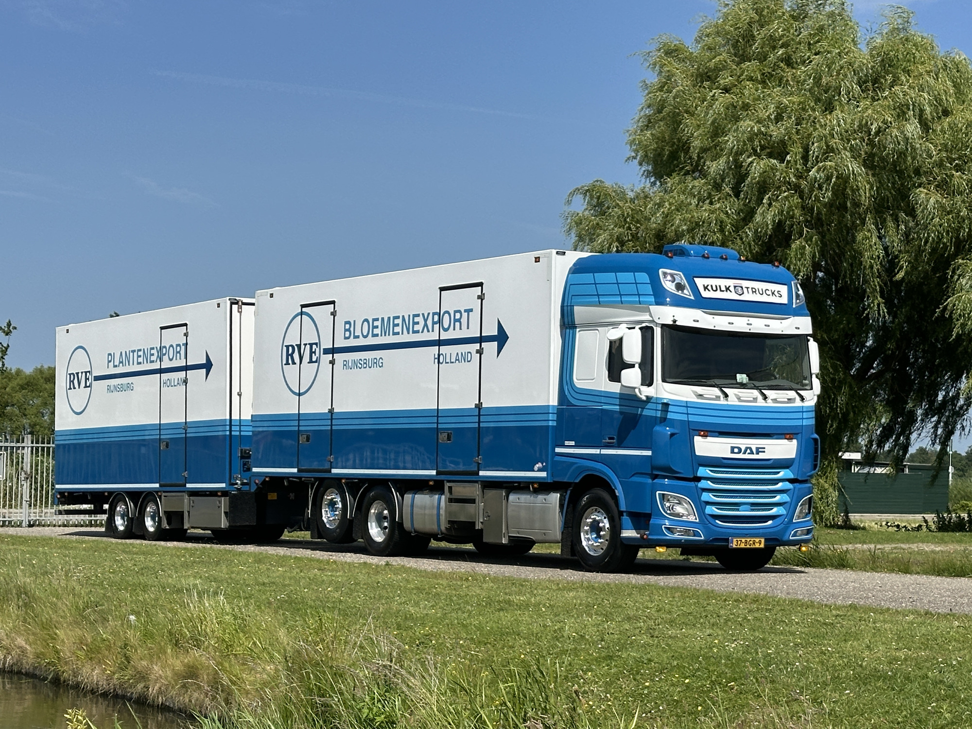 Kulk Trucks - Véhicules utilitaires MERCEDES-BENZ undefined: photos 2