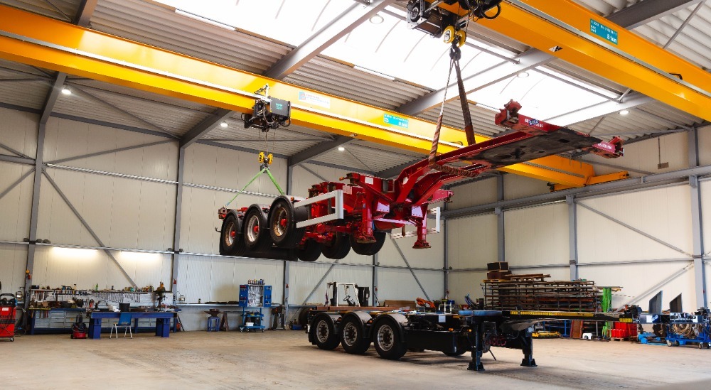 Louis Boon Trucks & Trailers BV - Annonce de vente undefined: photos 2