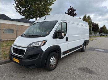 Fourgon utilitaire PEUGEOT Boxer