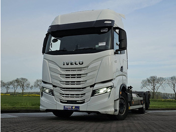 Crédit-bail de Iveco S-WAY AS260S46 LNG INT. STEERAXLE Iveco S-WAY AS260S46 LNG INT. STEERAXLE: photos 1