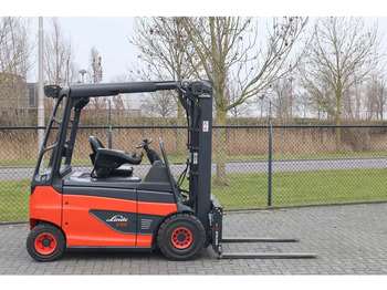 Crédit-bail de Linde E25 R-01 ROADSTER | DEMO | SIDESHIFT | FORK SPREADERS Linde E25 R-01 ROADSTER | DEMO | SIDESHIFT | FORK SPREADERS: photos 4