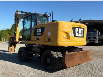 Pelle sur pneus CATERPILLAR M318F