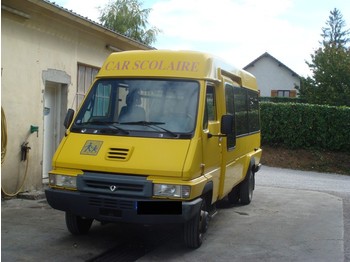 Bus RENAULT: photos 1