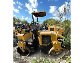 Compacteur CATERPILLAR