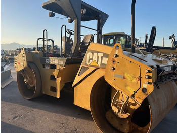 Compacteur CATERPILLAR