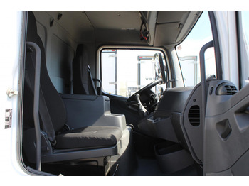 Photo d'intérieur 1: Camion Mercedes-Benz Atego 1221 E6  Koffer   Klima  LDW  Schalter  LBW