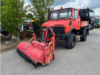 Camion benne UNIMOG