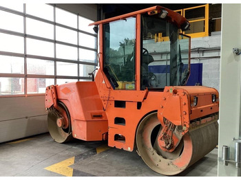 Rouleau compresseur CATERPILLAR