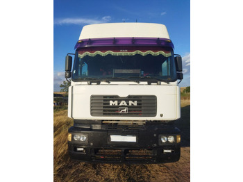 Tracteur routier MAN 26.414: photos 2