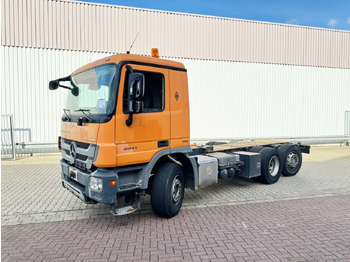 Camion ampliroll MERCEDES-BENZ Actros 2541