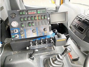 Crédit-bail de Mercedes-Benz Atego 1324 4x2 Atego 1324 4x2, Kehrmaschine Explorer 8 Mercedes-Benz Atego 1324 4x2 Atego 1324 4x2, Kehrmaschine Explorer 8: photos 3