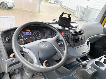 Photo d'intérieur 1: Crédit-bail de Mercedes-Benz Axor 1833 L 4x2 Axor 1833 L 4x2 mit Heckkran Hiab XS 133 K-2 Mercedes-Benz Axor 1833 L 4x2 Axor 1833 L 4x2 mit Heckkran Hiab XS 133 K-2