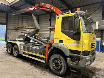 Camion ampliroll IVECO Trakker