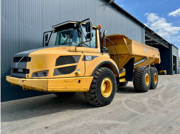 Tombereau articulé VOLVO A25F