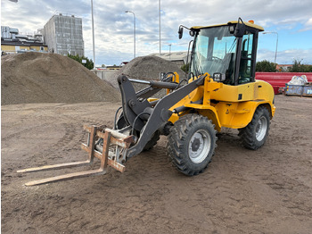 Chargeuse sur pneus VOLVO L30B