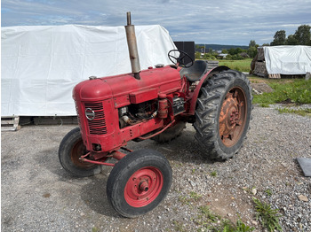 Tracteur agricole VOLVO