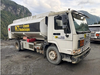 Camion citerne Volvo FL 7 Volvo FL7 285 Fuel tanker 4x2: photos 2 Camion citerne Volvo FL 7 Volvo FL7 285 Fuel tanker 4x2: photos 2