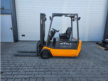 Chariot élévateur électrique STILL R20