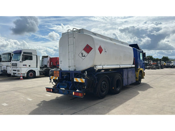 Camion citerne MAN 26.402 (18.000 L / 6X2 / 6 CYLINDER / FRONT STEEL / 3 COMPARTIMENTS): photos 5