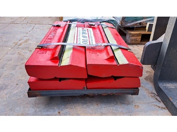 Crédit-bail de  Blow bar Rubble Master RM90 for crusher Blow bar Rubble Master RM90 for crusher: photos 5
