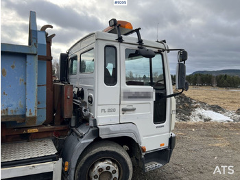 Camion ampliroll Volvo FL 6 4X2 Truncated hooklift with flatbed: photos 5