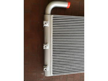Radiateur neuf Hitachi ZX 160LC3: photos 2 Radiateur neuf Hitachi ZX 160LC3: photos 2