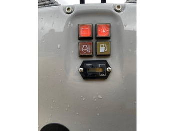 Pelle sur chenille CAT 300.9D: photos 4