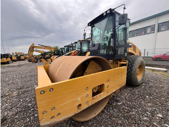 Compacteur à pieds de mouton/ Monocylindre CATERPILLAR CS64B