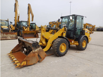 Chargeuse sur pneus CATERPILLAR 906M