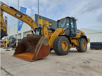 Chargeuse sur pneus CATERPILLAR 938M