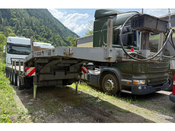 Semi-remorque surbaissé GOLDHOFER STZ