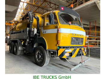 Camion hydrocureur