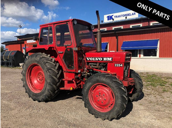 Tracteur agricole VOLVO