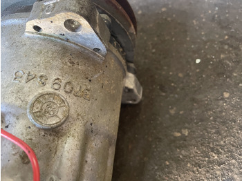Compresseur de climatisation pour Machine agricole Claas Scorpion - sprężarka kompresor klimatyzacji Sanden S8227 B709S43 3157920: photos 2