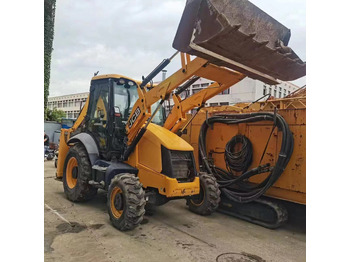 Tractopelle JCB 3CX