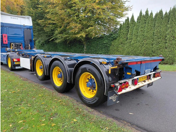 Semi-remorque porte-conteneur/ Caisse mobile D-TEC