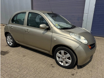 Berline NISSAN
