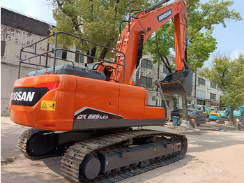 Pelle sur chenille DOOSAN DX225LC-9C